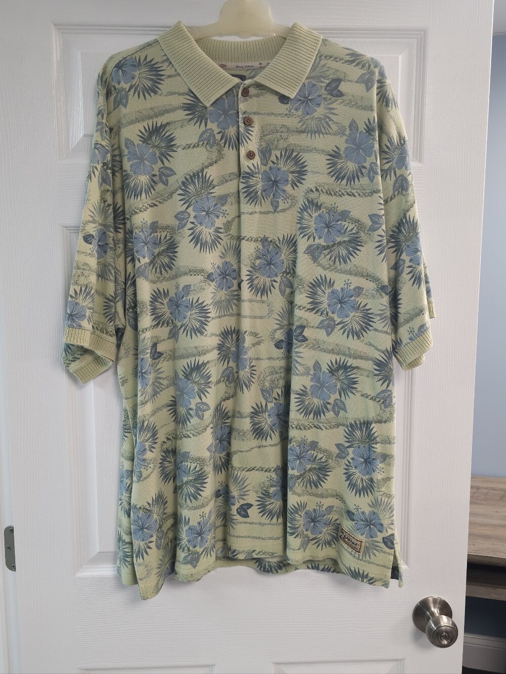 Mens's Tommy Bahama Shirt